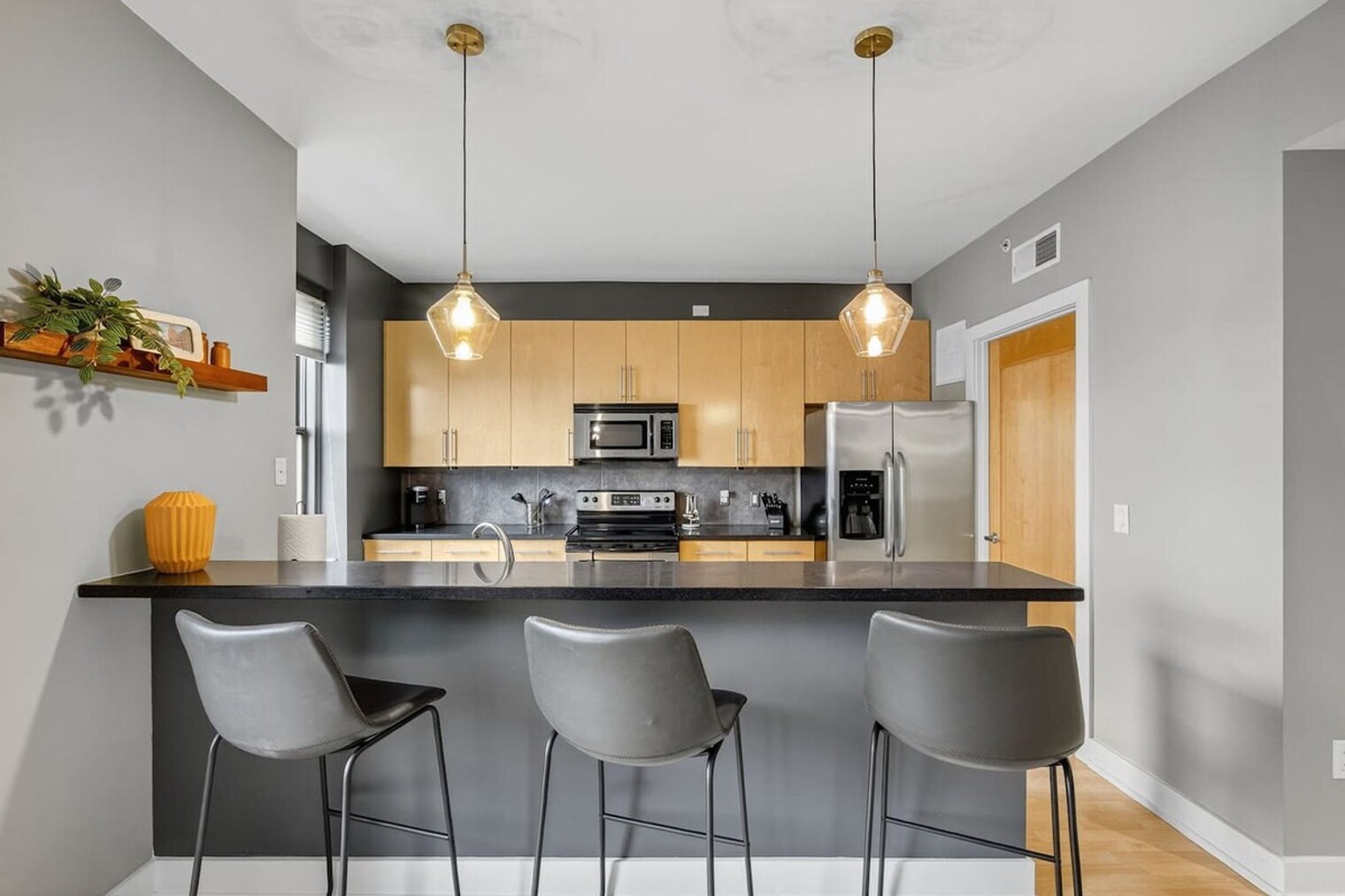 Building Photo - 400 Walnut St