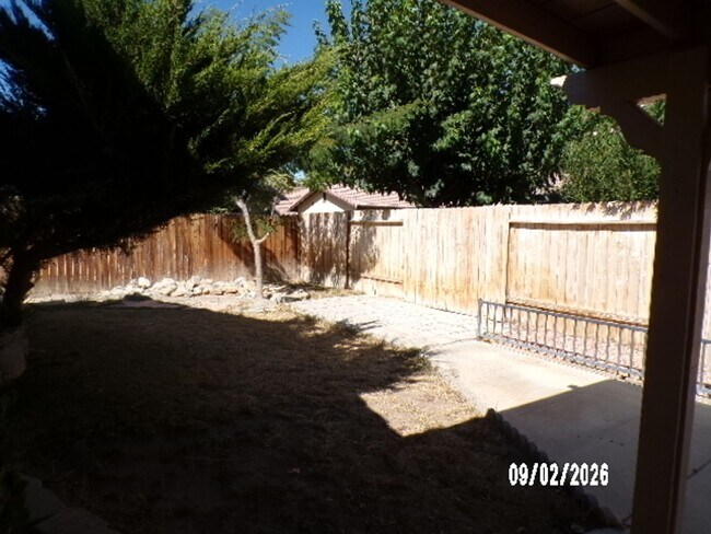 Building Photo - 43702 La Paz Ln