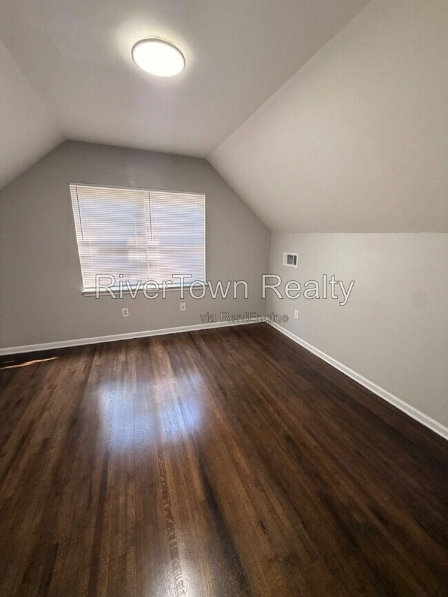 Building Photo - 2884 Spring Hill Dr