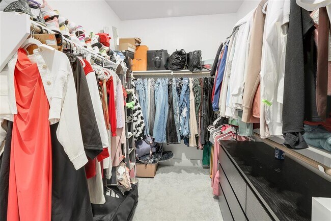 Building Photo - 207 Flowers Ave