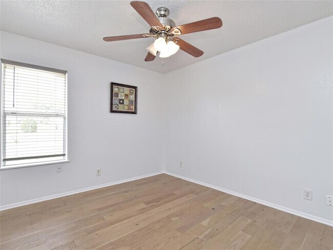 Building Photo - 9701 Hansford Dr