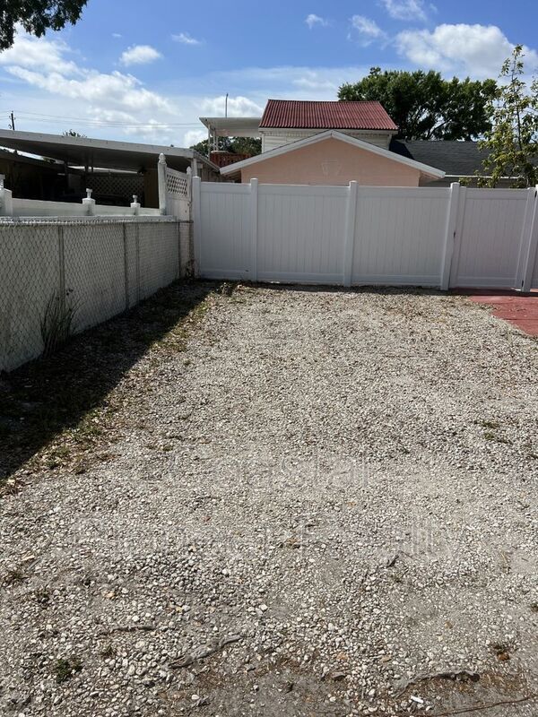 Building Photo - 3024 W Haya St