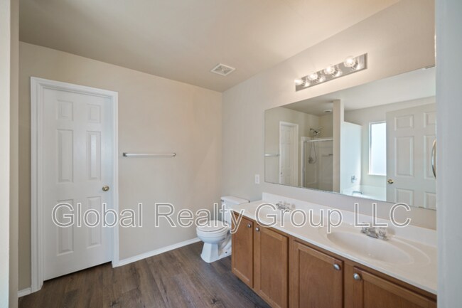 Building Photo - 144 Crest Bluff