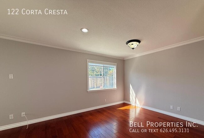 Building Photo - 122 Corta Cresta Dr