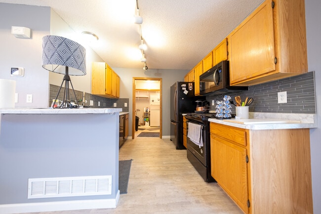 Building Photo - 1039 Fillmore Cir NE