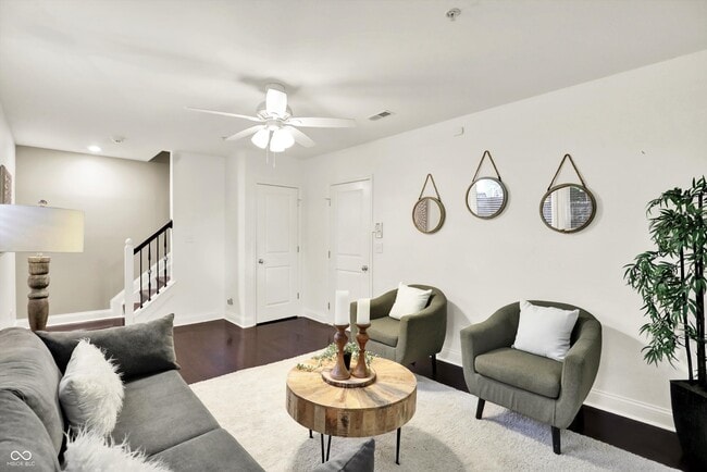 Building Photo - 529 E New York St