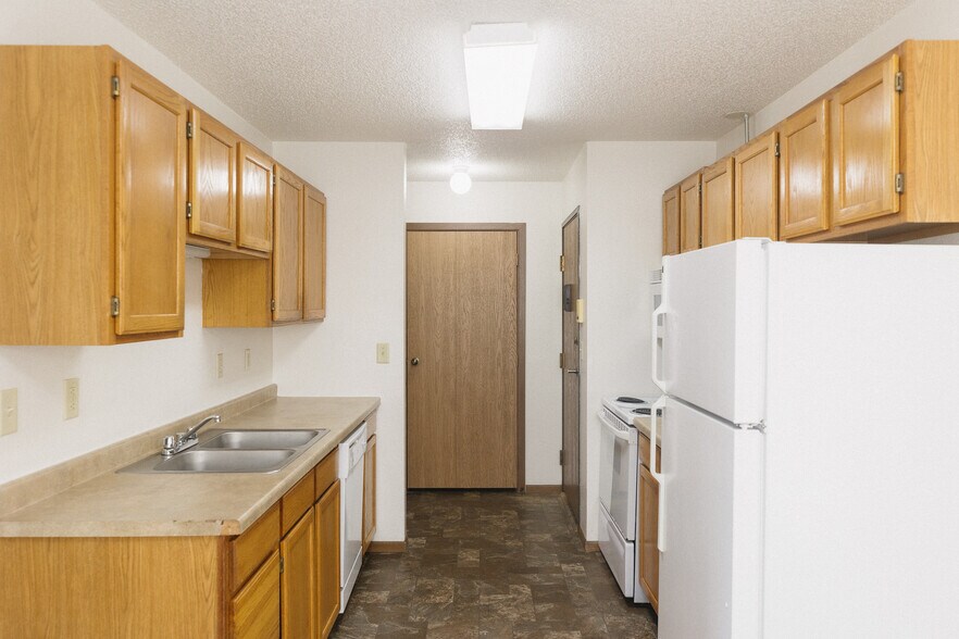 Building Photo - 1515 14th Ave E