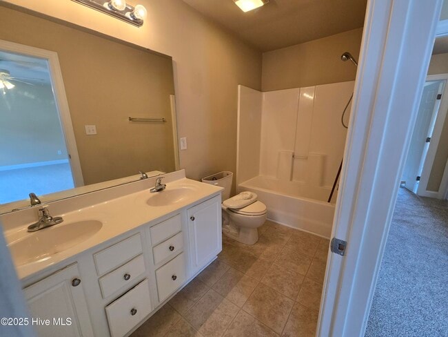Building Photo - 4009 Lucerne Ct