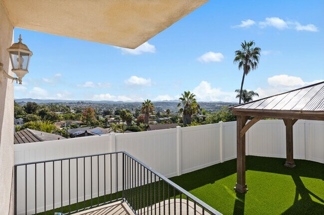 Building Photo - Spacious 5-Bedroom, 4 Bath Home with Ocean...
