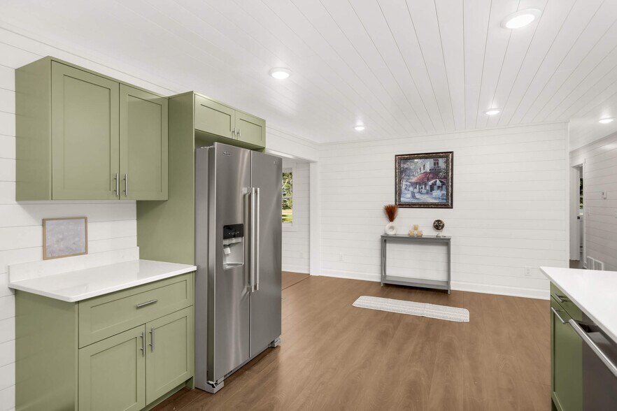 Building Photo - 15240 Kangaroo St NW