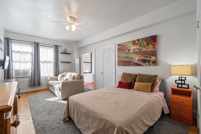 Building Photo - 1101 L St NW