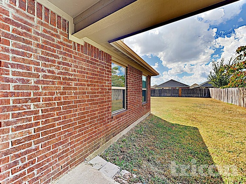 Building Photo - 12216 Hunters Crossing Ln