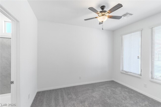 Building Photo - 5733 S Tioga Way