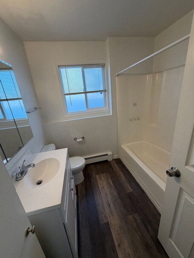 Building Photo - 1620 Kelby Dr