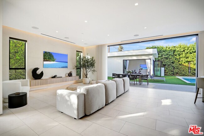 Building Photo - 6687 Colgate Ave