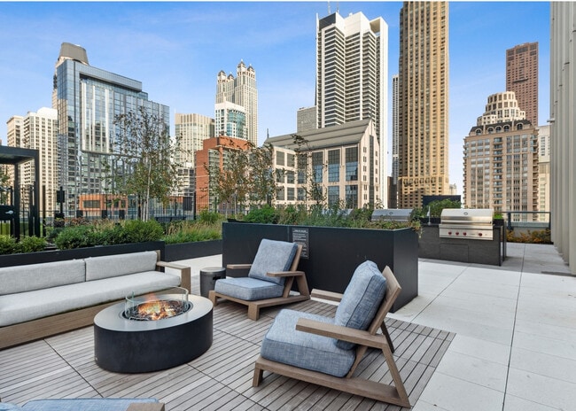 Building Photo - 14 W Superior St