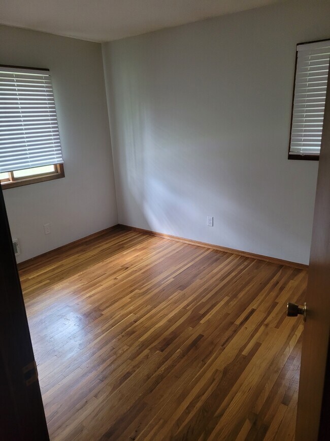 2nd bedroom and 3rd bedroom same size - 4029 Mica Trail