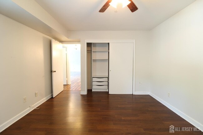 Building Photo - 3123 Sayre Dr