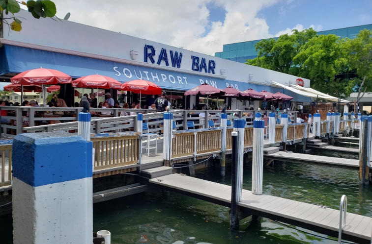 Southport Raw Bar-2 min walk - 1060 SE 14th Pl