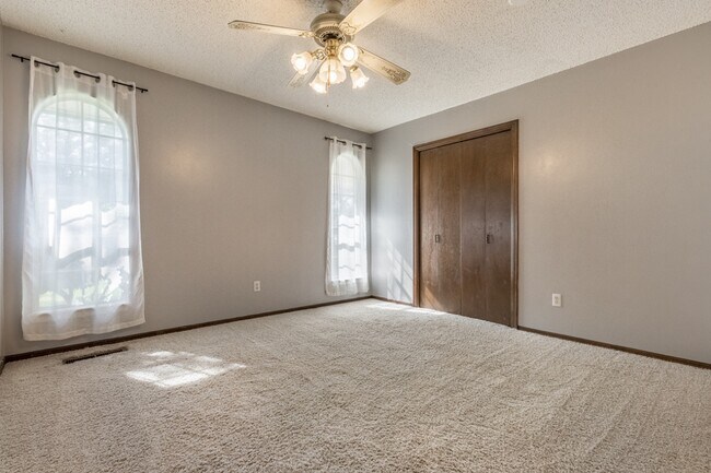 Building Photo - 3112 S Rankin St