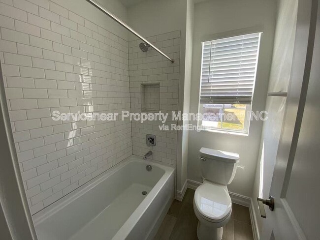 Building Photo - 7113 119th Ct E