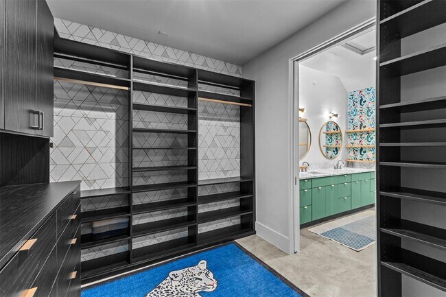 Building Photo - 5704 Driftwood Dr