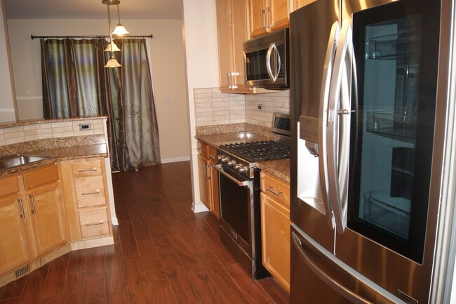 Building Photo - 480 Pine Lake Cir
