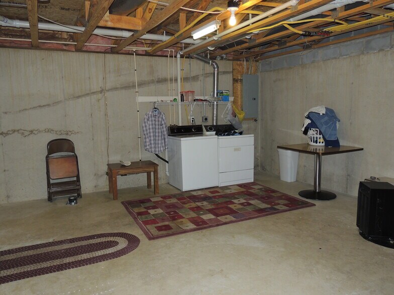 Building Photo - 408 Knollwood Rd