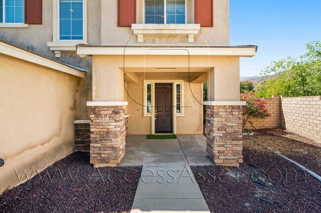 Building Photo - Spacious 4 Bed + Loft Home with 3-Car Garage in Lake Elsinore
