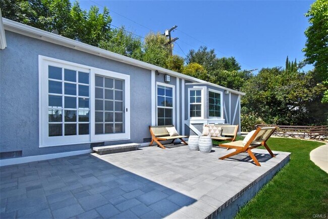 Building Photo - 3753 Berry Dr