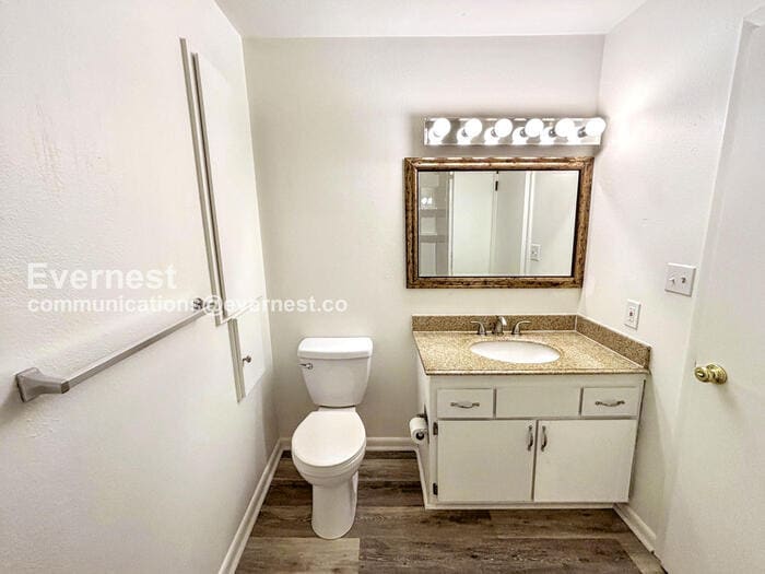 Building Photo - 739 43rd Ave