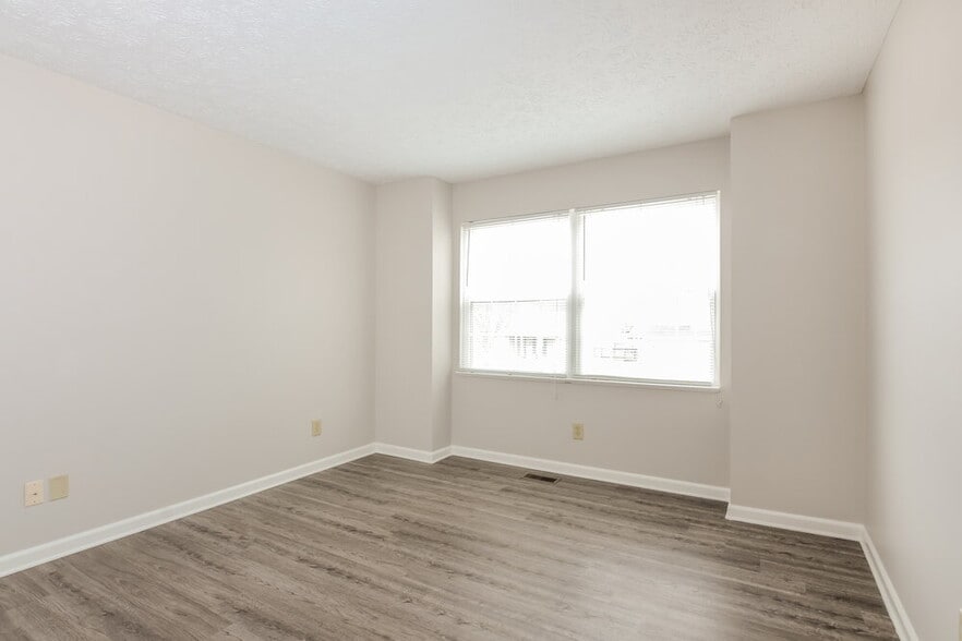 Building Photo - 8124 Painted Pony Dr