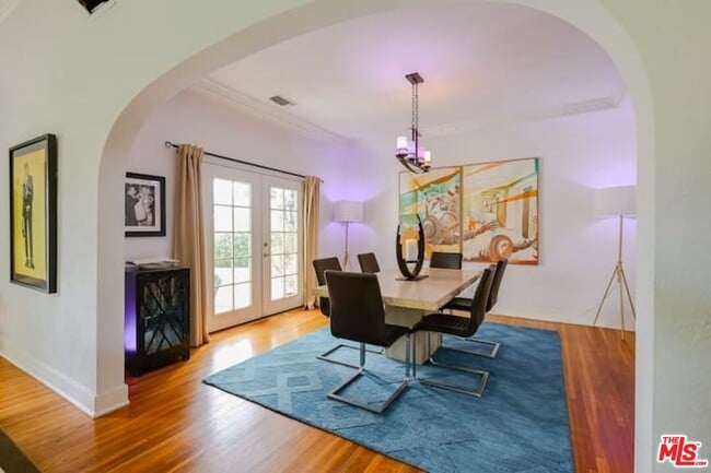 Building Photo - 1203 S Rimpau Blvd