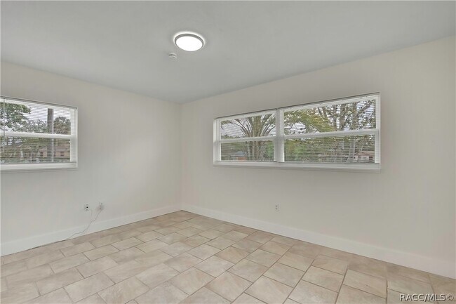 Building Photo - 1019 E Turner Camp Rd