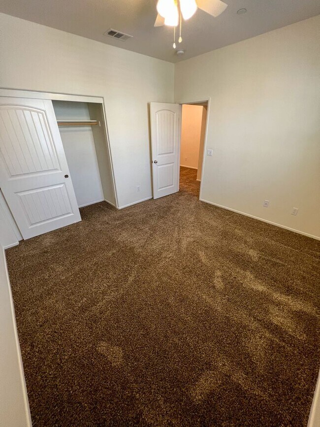 Building Photo - 2 bedroom Condo with a LOFT located in Menifee!