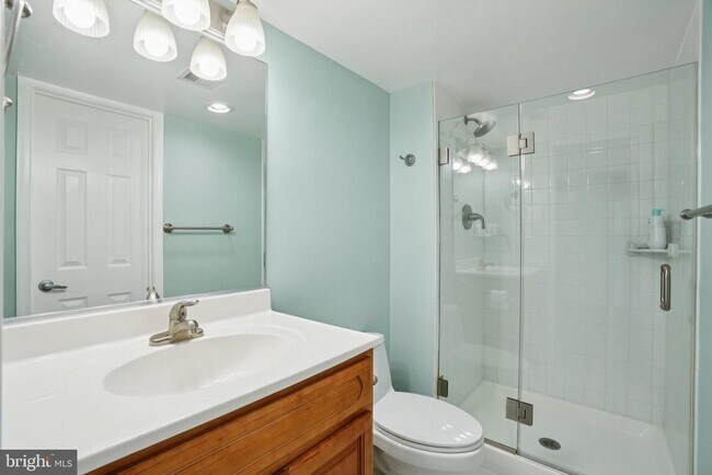 Building Photo - 1515 S Arlington Ridge Rd