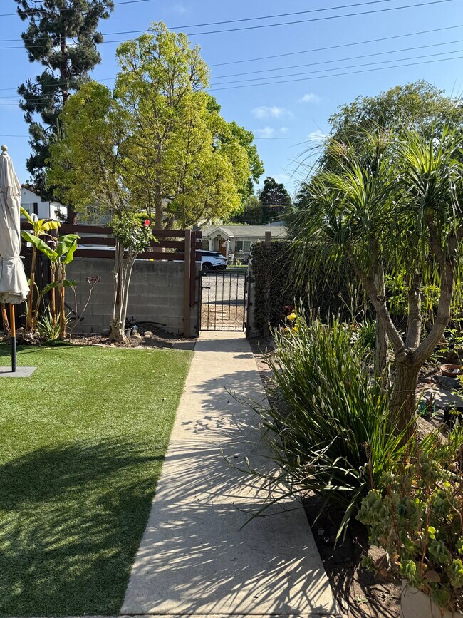 Front entrance - 4110 Baldwin Ave