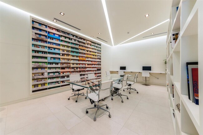 Building Photo - 4250 Biscayne Blvd