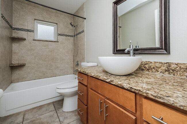 Building Photo - 1808 Rudder Dr