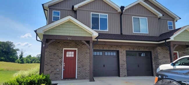 Building Photo - 3 Bedroom with 1 car Garage