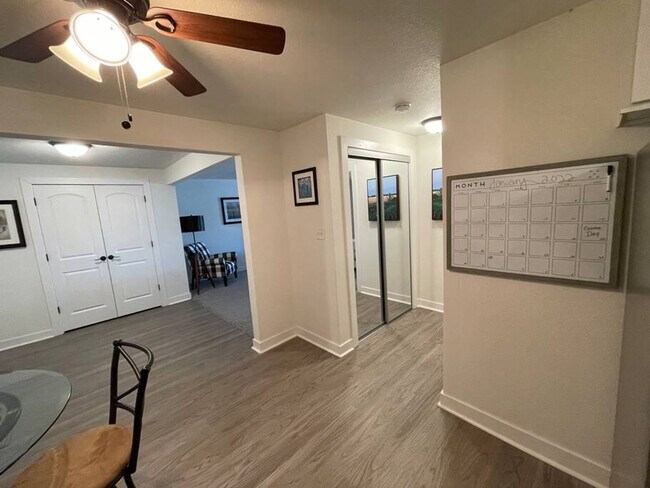 Building Photo - 1001 Cedar St