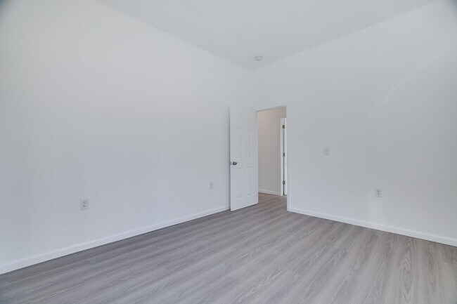 Building Photo - 9161 Brandywine Dr