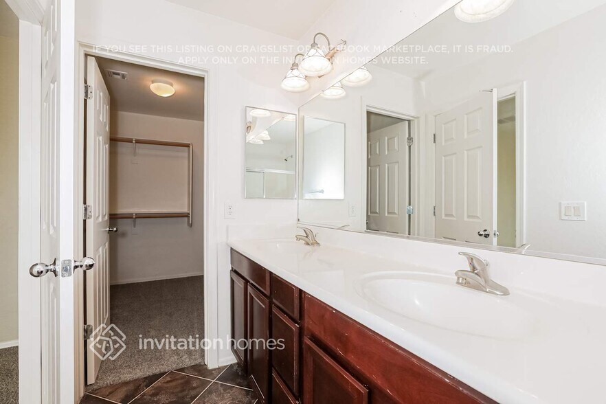 Building Photo - 2528 W Prospector Way