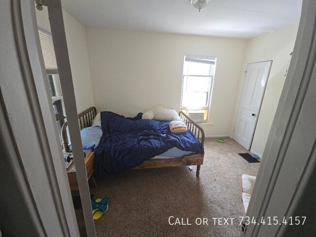 Building Photo - 110 E Summit-