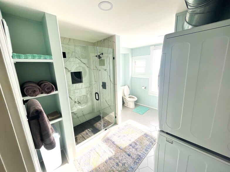 Building Photo - 1114 Columbia St