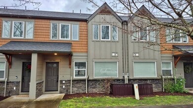 Building Photo - Beautiful Home in Champion Village, Sandy, OR!