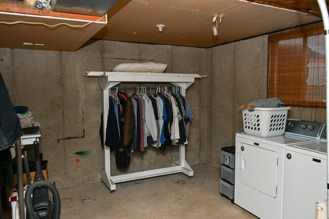 Building Photo - 176 E 200 S