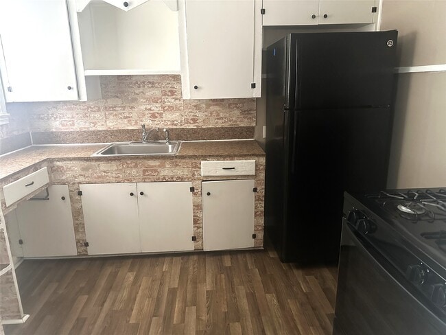 Building Photo - 11005 Muscatine St