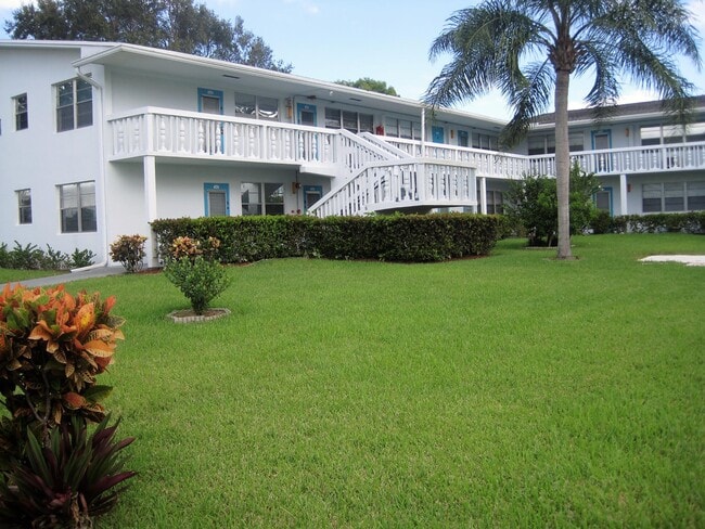 Building Photo - 281 Tilford N