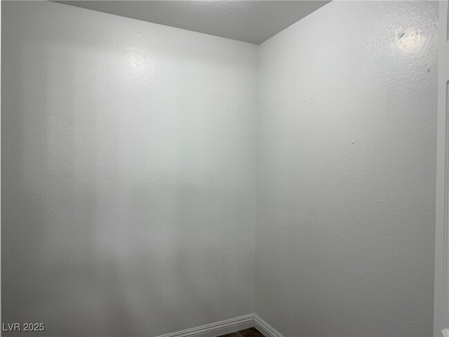 Building Photo - 6250 W Flamingo Rd